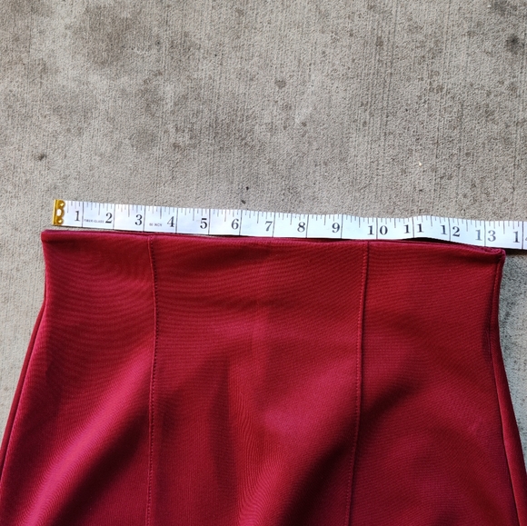 Classic Pencil Skirt - Picture 5 of 5